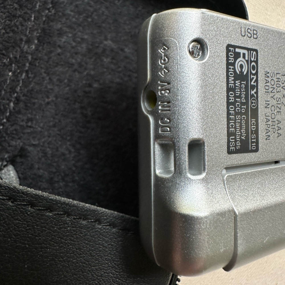 Working Sony Silver IC Recorder and Digital Voice Editor 2 - Picture 4 of 10